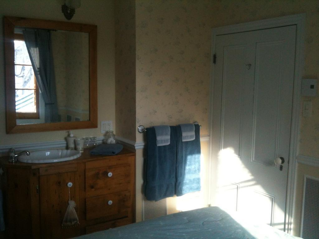 Auberge Du Maitre Forgeron Beaupré Habitación foto