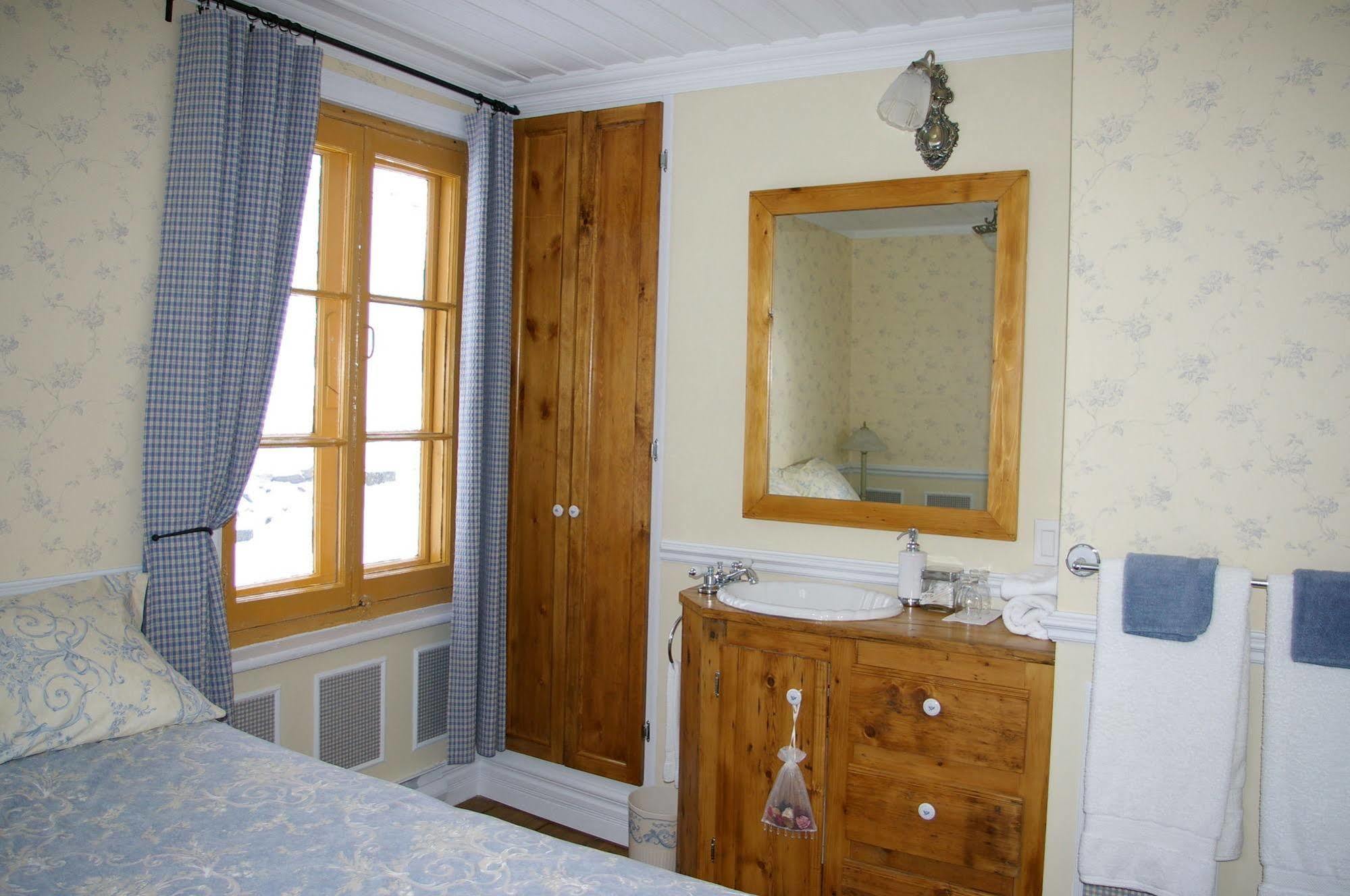 Auberge Du Maitre Forgeron Beaupré Exterior foto